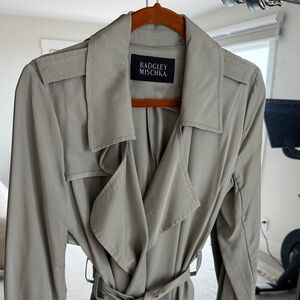 Badgley Mischka Women's Classic Tan Trench Coat